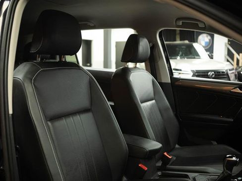 Used 2024 Volkswagen Tiguan SE image 16