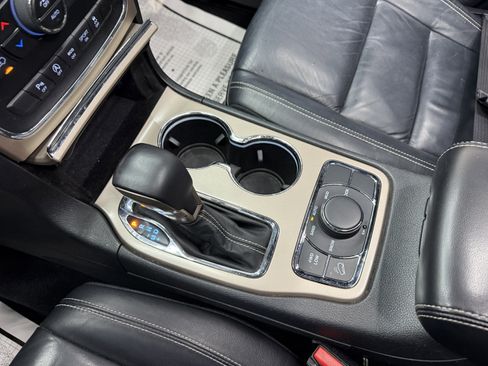 Used 2017 Jeep Grand Cherokee Limited image 20