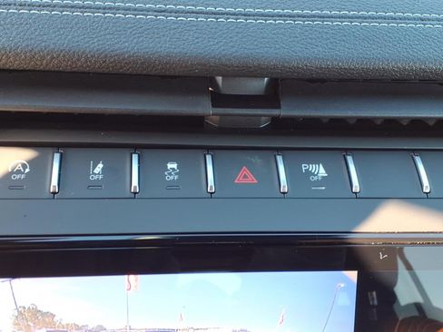 New 2026 Jeep Grand Cherokee Altitude image 23