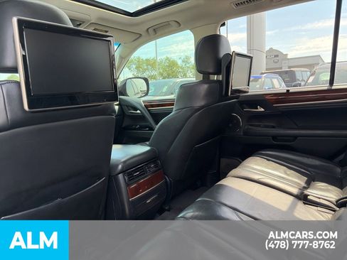 Used 2018 Lexus LX 570 4WD w/ Luxury Package image 18