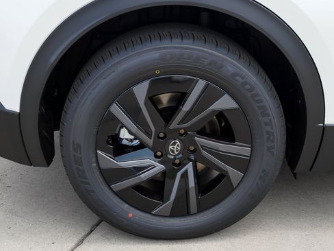 New 2026 Toyota C-HR AWD/4WD image 10