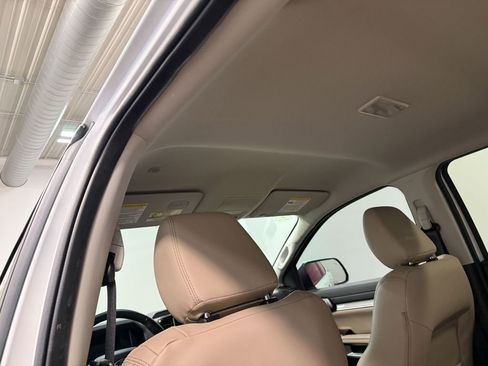 Used 2024 Ford Ranger Lariat w/ FX4 Off-Road Package image 11