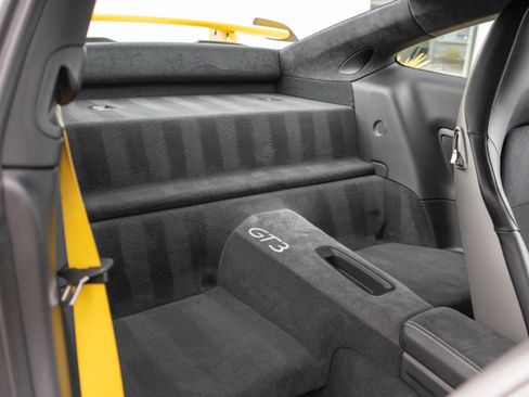 Used 2018 Porsche 911 GT3 w/ Sport Chrono Package image 33