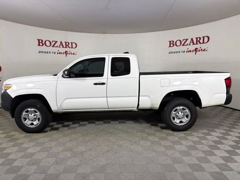 Used 2023 Toyota Tacoma SR RWD image 5