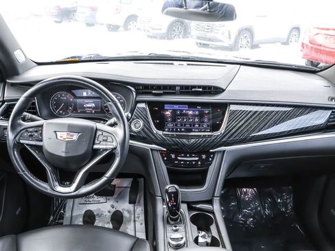 Used 2024 Cadillac XT6 Premium Luxury image 29