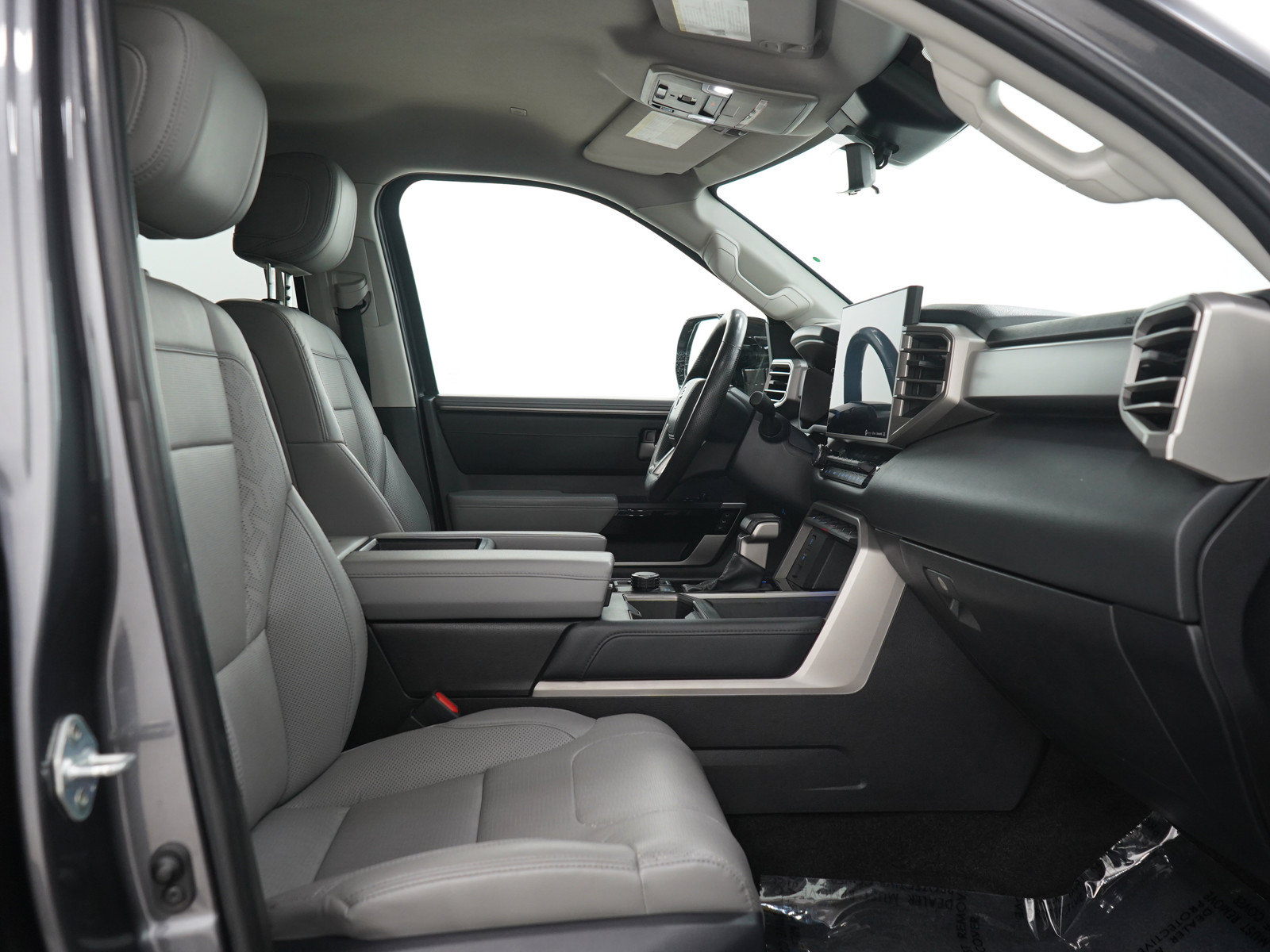 Used 2024 Toyota Tundra Limited AWD/4WD image 13