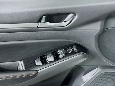 Used 2024 Nissan Altima 2.5 SR image 15