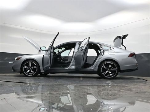 Used 2023 Honda Accord Sport image 39