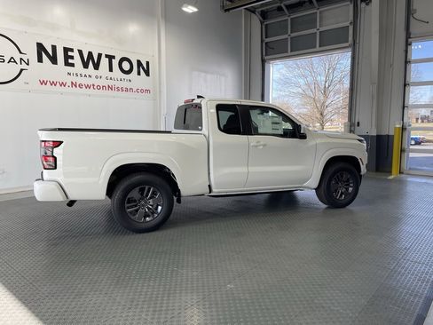 New 2025 Nissan Frontier SV image 8