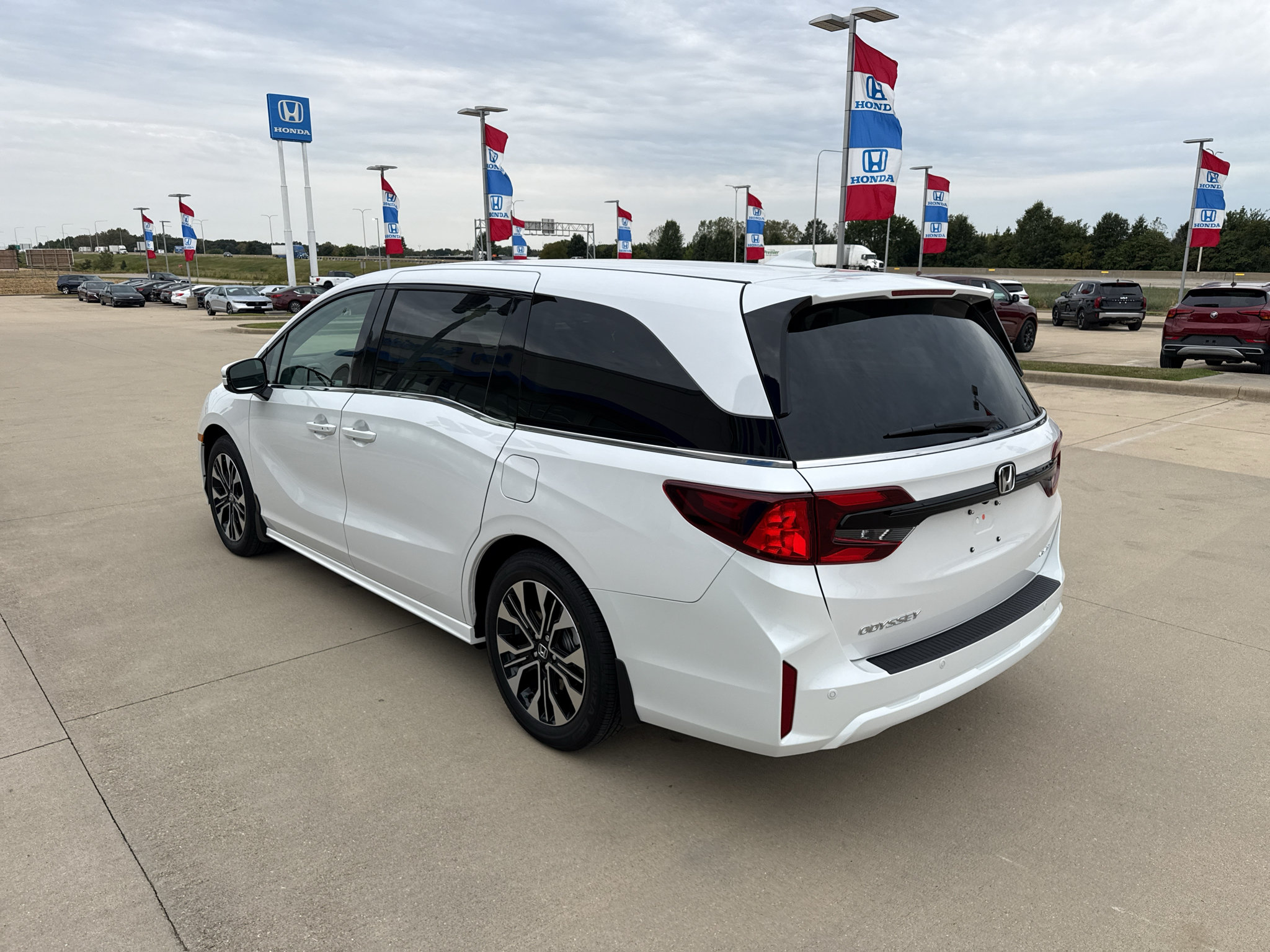 New 2027 Honda Odyssey Elite image 26