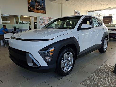 New 2026 Hyundai Kona SE FWD image 2
