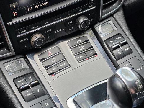 Used 2015 Porsche Panamera S w/ Premium Package image 78