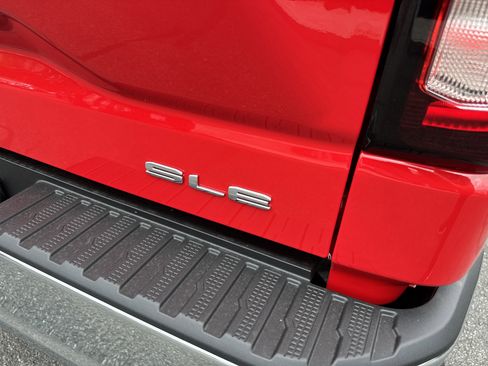 New 2025 GMC Sierra 1500 SLE w/ Preferred Package image 7