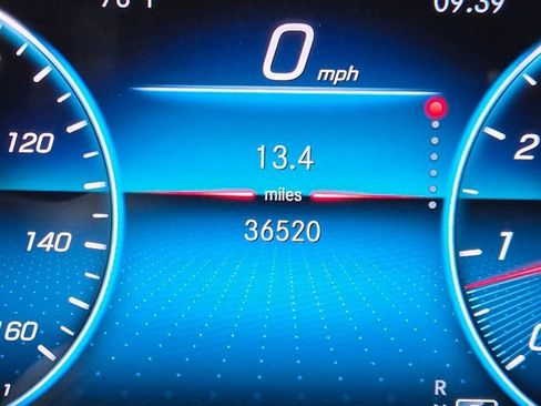 Certified 2021 Mercedes-Benz GLB 250 4MATIC image 28