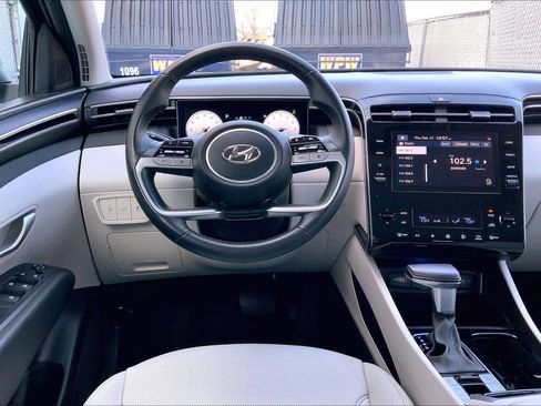Used 2023 Hyundai Tucson SEL w/ Convenience Package image 6