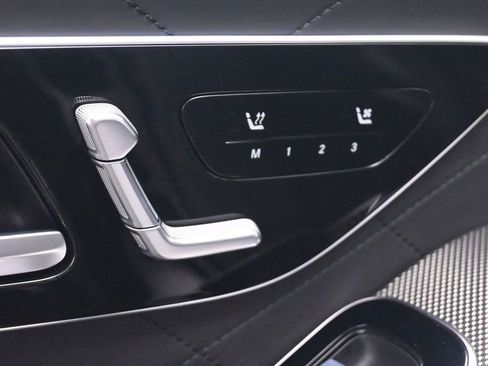 Used 2022 Mercedes-Benz S 580 4MATIC Sedan w/ AMG Line Package image 14