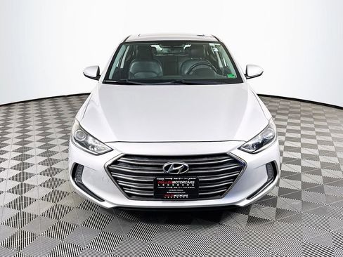 Used 2017 Hyundai Elantra Limited w/ Limited Tech Package 04 FWD image 2