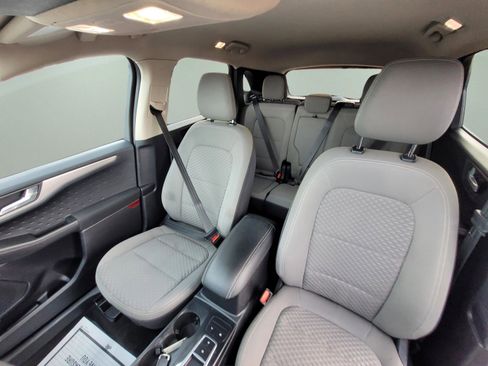 Used 2020 Ford Escape SE image 29