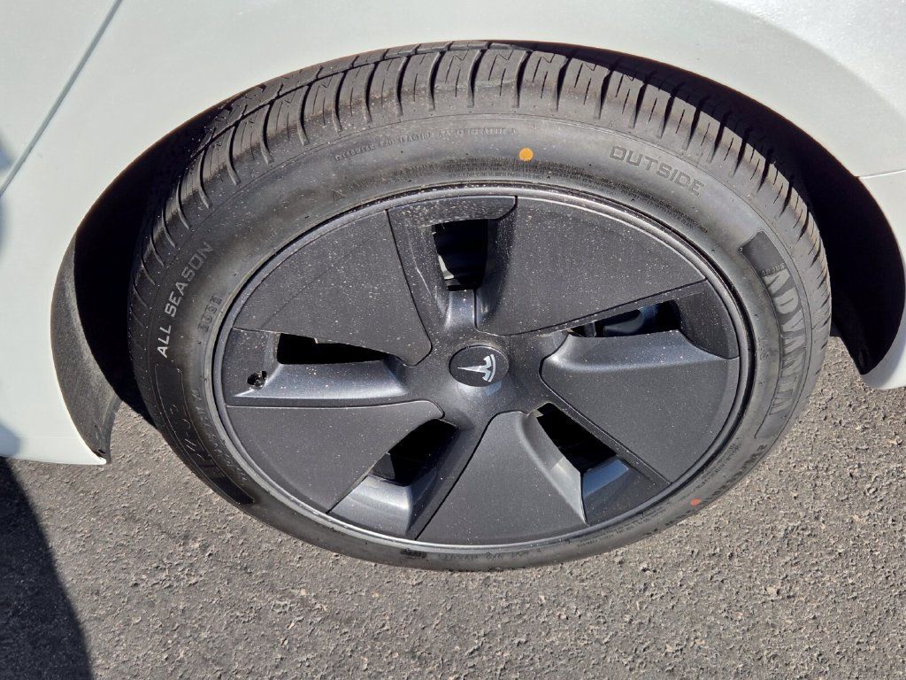 Used 2023 Tesla Model 3 Standard Range RWD image 5