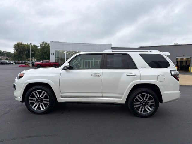 Used 2015 Toyota 4Runner Limited AWD/4WD image 4