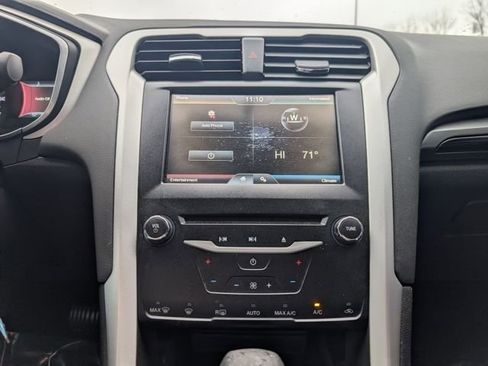 Used 2014 Ford Fusion SE image 12