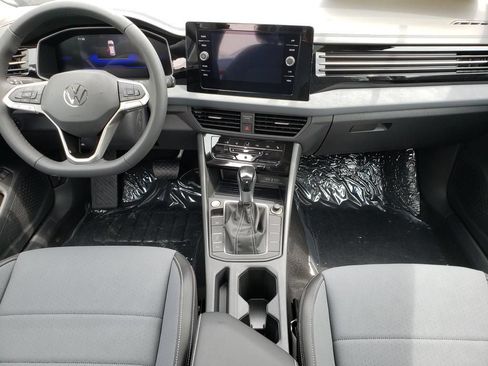 New 2026 Volkswagen Jetta SE FWD image 9