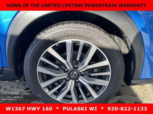 Used 2021 Nissan Kicks SV image 2