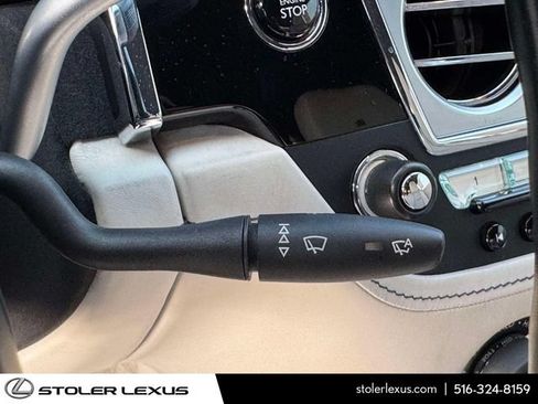 Used 2017 Rolls-Royce Wraith RWD image 33