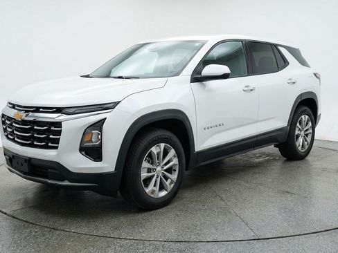 Used 2025 Chevrolet Equinox LT FWD image 3