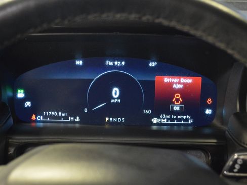 Used 2023 Lincoln Nautilus AWD w/ Premium Package image 18