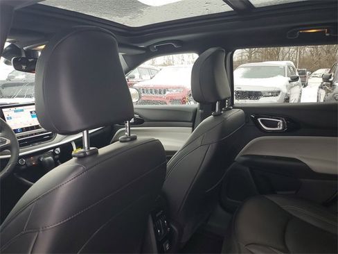 New 2026 Jeep Compass Limited w/ Sun, Sound & Navigation Group image 11