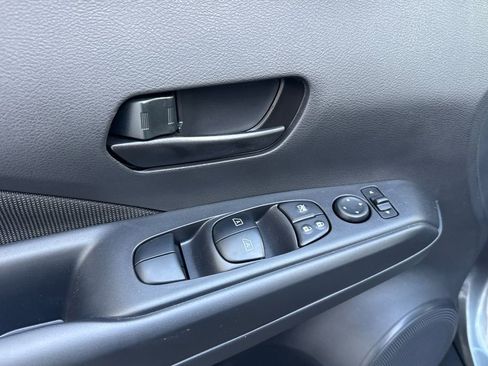 New 2025 Nissan Kicks Play S image 8