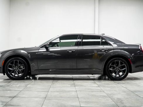 Used 2023 Chrysler 300 S w/ Comfort Group RWD image 12