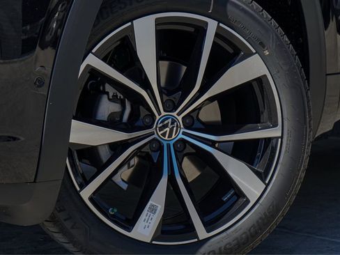 New 2026 Volkswagen Atlas SEL Premium R-Line AWD/4WD image 2