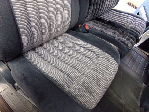 Used 1994 Chevrolet Suburban 4WD image 39