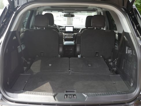 Used 2021 Ford Explorer Limited w/ Hybrid Equipment Group 310A AWD/4WD image 26