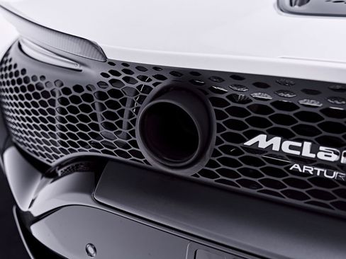 Used 2023 McLaren Artura RWD image 37