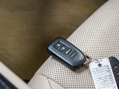 Used 2013 Lexus ES 350 w/ Luxury Pkg FWD image 27