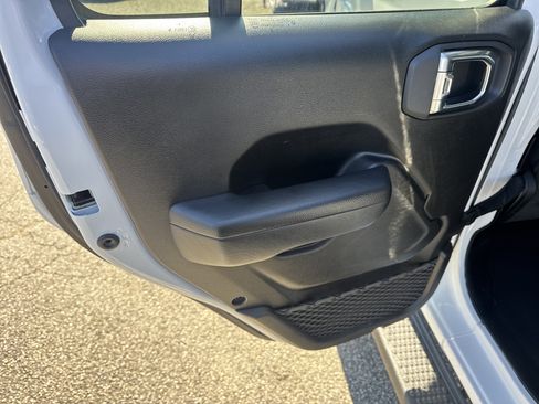 Used 2023 Jeep Wrangler Unlimited image 21