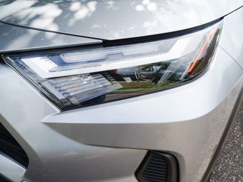 Used 2022 Toyota RAV4 XLE image 32