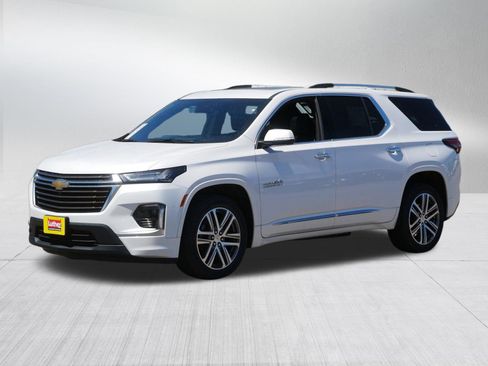 Used 2023 Chevrolet Traverse High Country AWD/4WD image 3