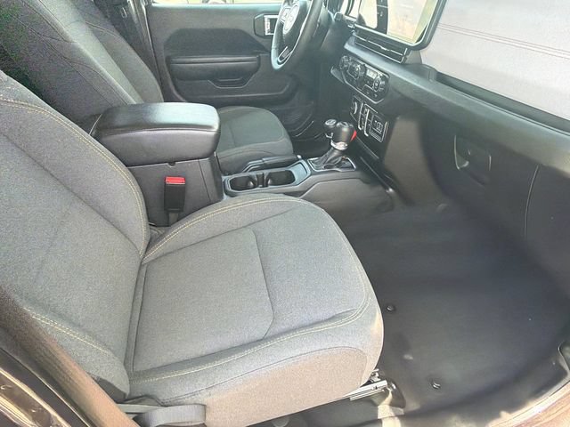 Used 2025 Jeep Wrangler Unlimited Sport AWD/4WD image 13