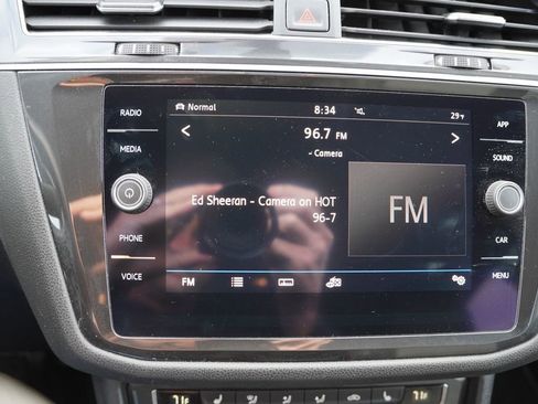 Used 2019 Volkswagen Tiguan SE image 5