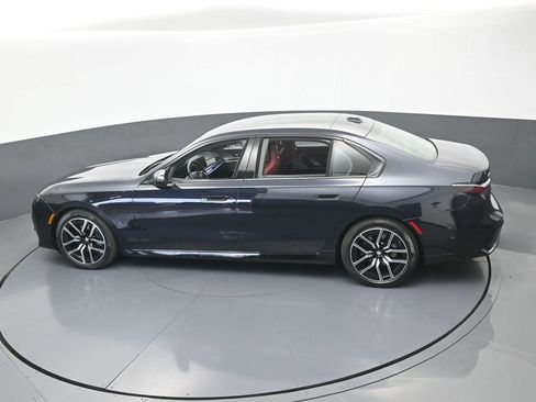 Used 2025 BMW 740i xDrive AWD/4WD image 57