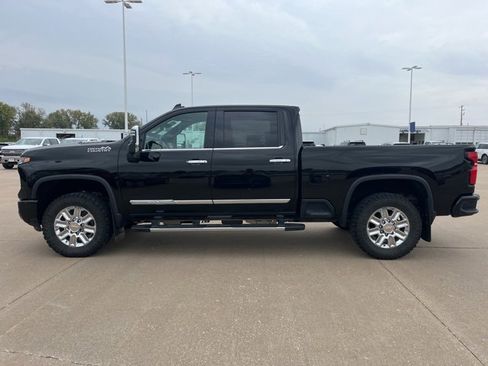 Used 2025 Chevrolet Silverado 2500 High Country w/ Technology Package image 11