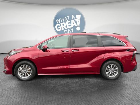 Used 2022 Toyota Sienna XLE FWD image 7