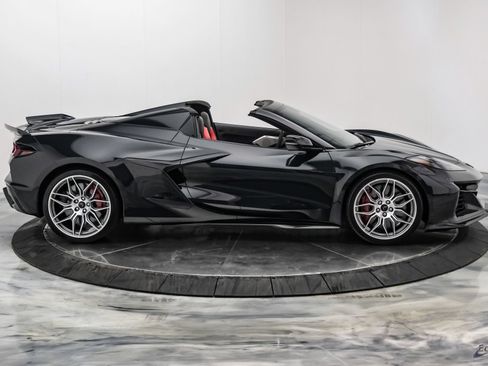 Used 2024 Chevrolet Corvette Z06 RWD image 26