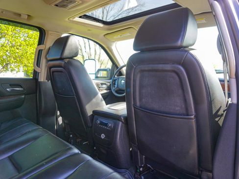 Used 2007 Chevrolet Silverado 1500 LTZ w/ Safety Package AWD/4WD image 22
