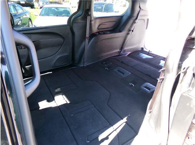Used 2025 Chrysler Pacifica Select FWD image 10