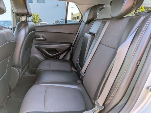 Used 2018 Chevrolet Trax LT w/ LT Convenience Package FWD image 24